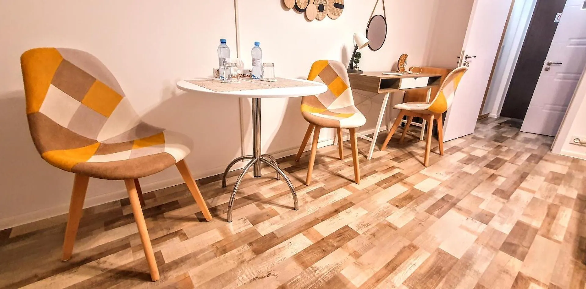 The Yellow King - Luxurious Apartment Bukarest