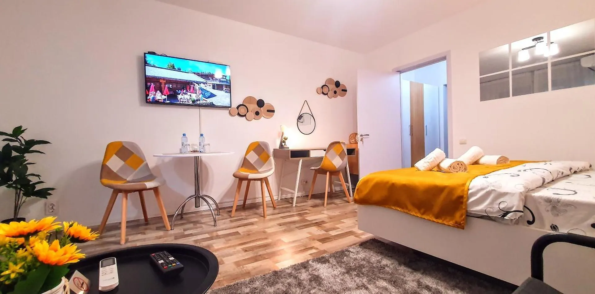 The Yellow King - Luxurious Apartment Bukarest Rumänien