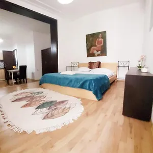 Hotel Happy, Bukarest