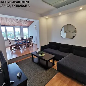 Apartment Black And White, Bukarest