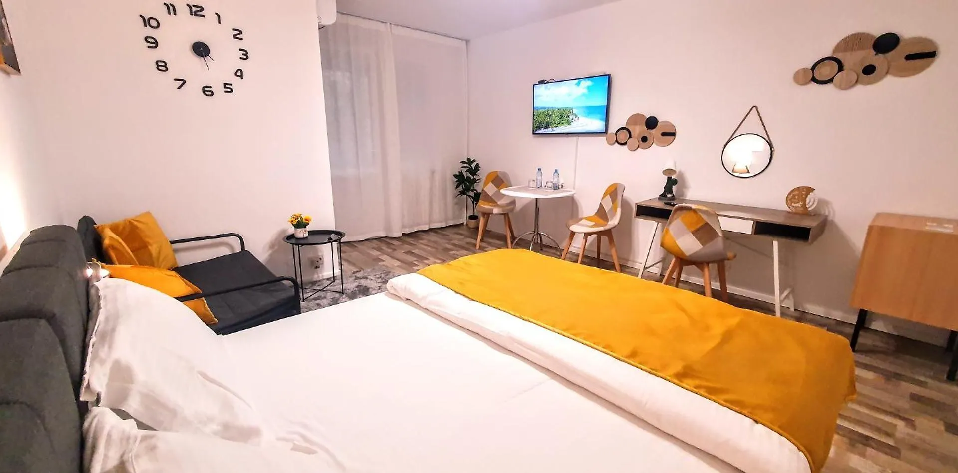 The Yellow King - Luxurious Apartment Bucharest
