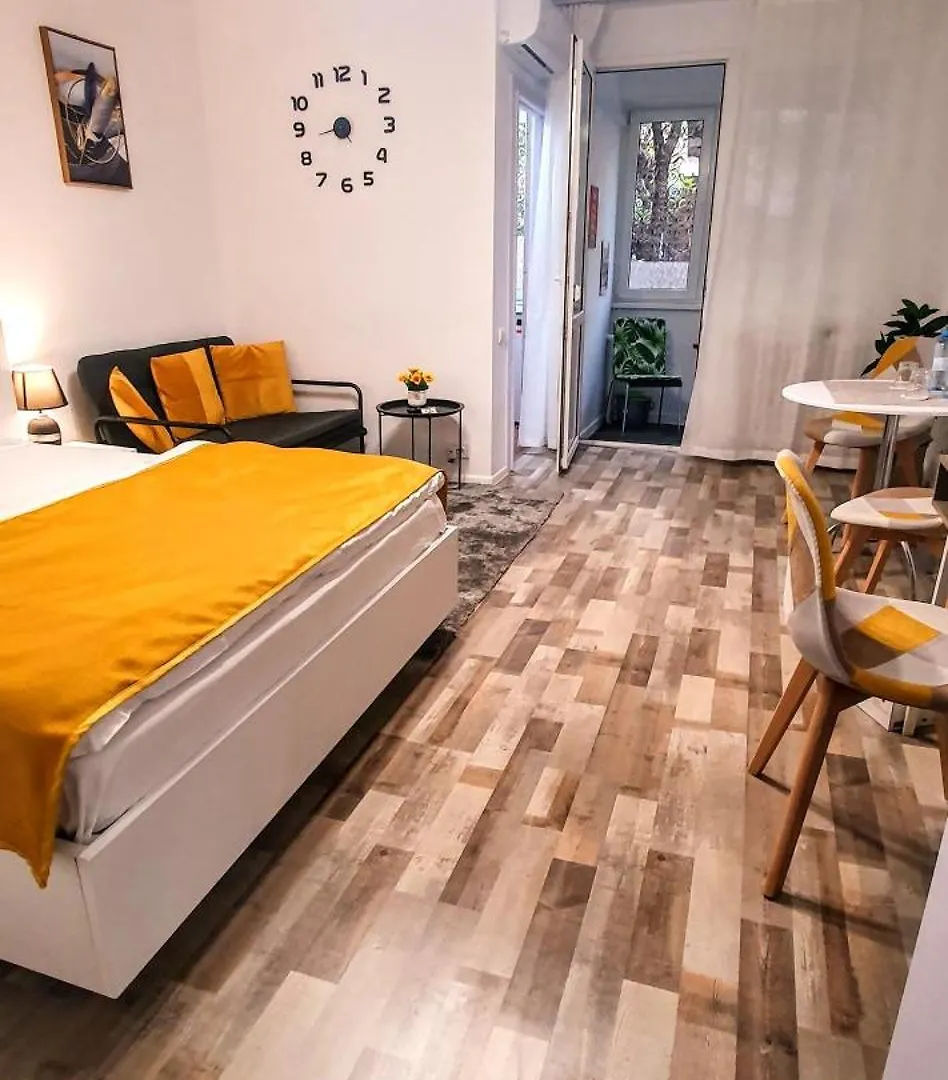 The Yellow King - Luxurious Apartment Bucharest