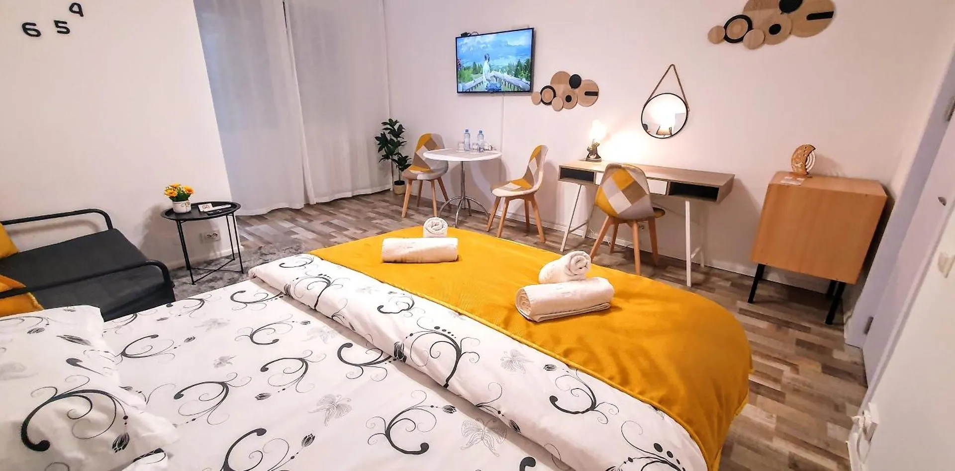 The Yellow King - Luxurious Apartment Bucharest