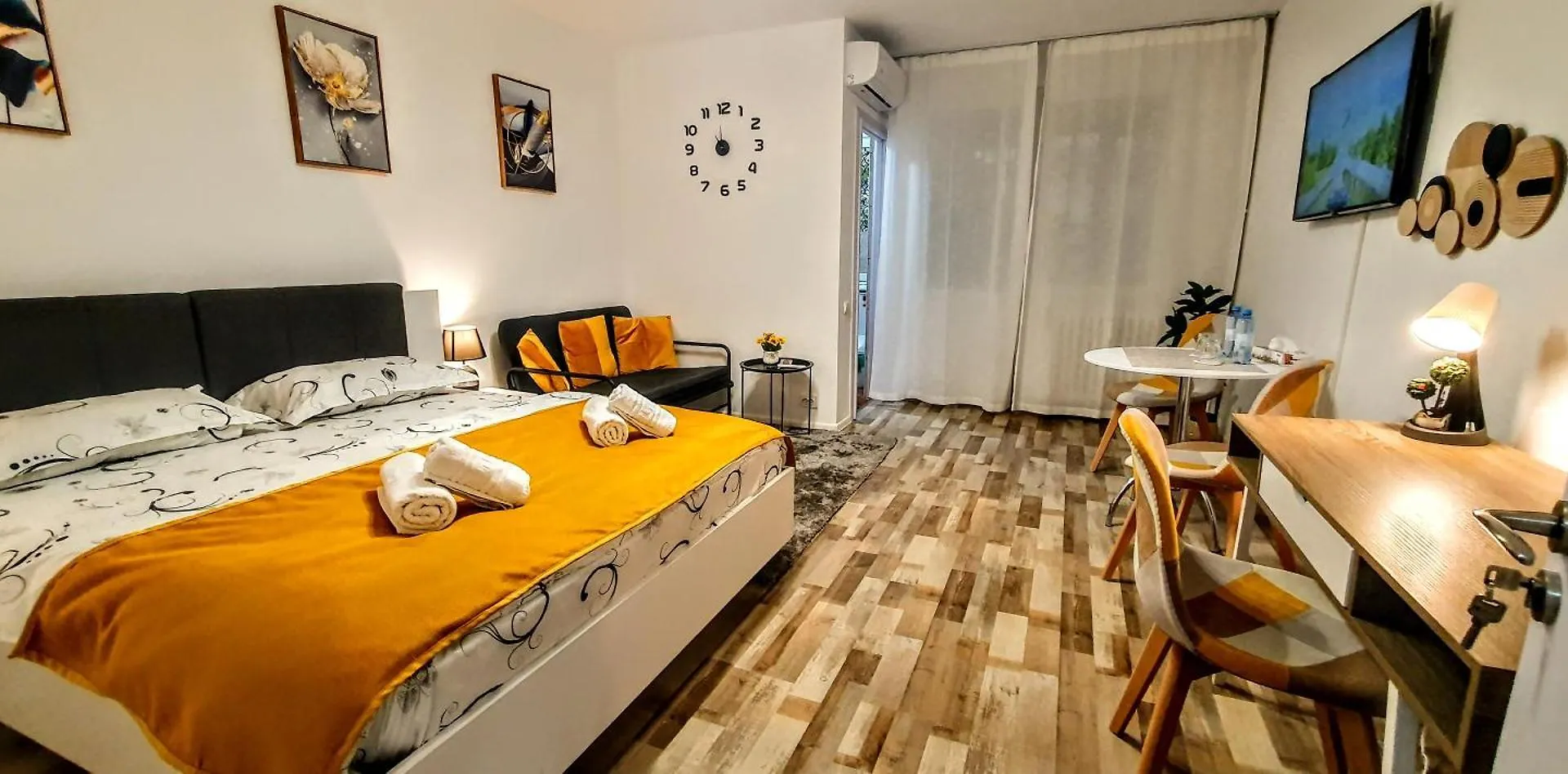 The Yellow King - Luxurious Apartment Bucharest